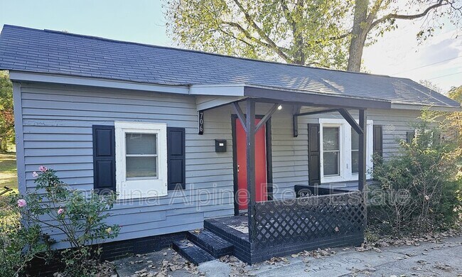 Building Photo - 706 Adams St