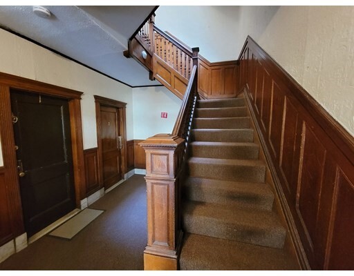 Building Photo - 61 Longwood Ave