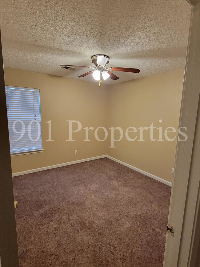 Building Photo - 2812 Maryland Cir W
