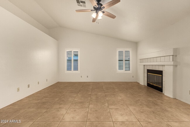 Foto del edificio - 7617 W Country Gables Dr