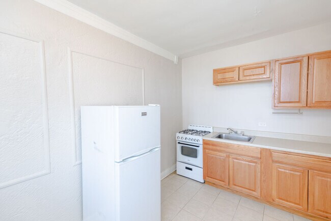 Building Photo - 5148 W 21st Pl