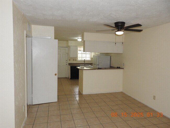 Foto del edificio - 6305 Westward St