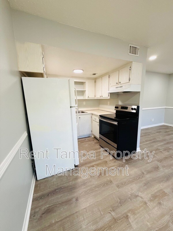 Foto del edificio - 618 93rd Ave N