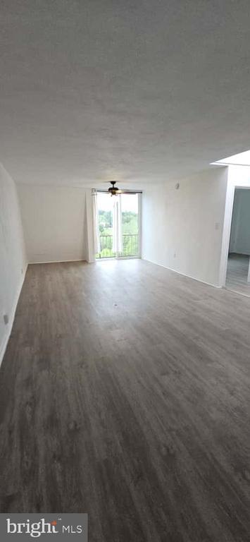 Foto del edificio - 3233 Forest Ln