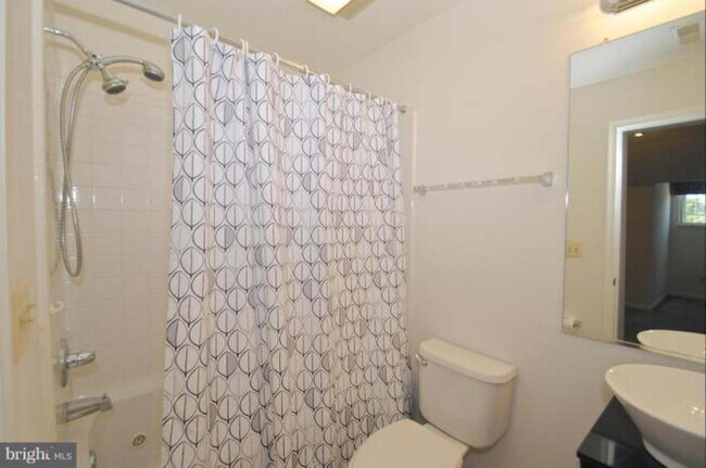 Foto del edificio - 2002 Peggy Stewart Way