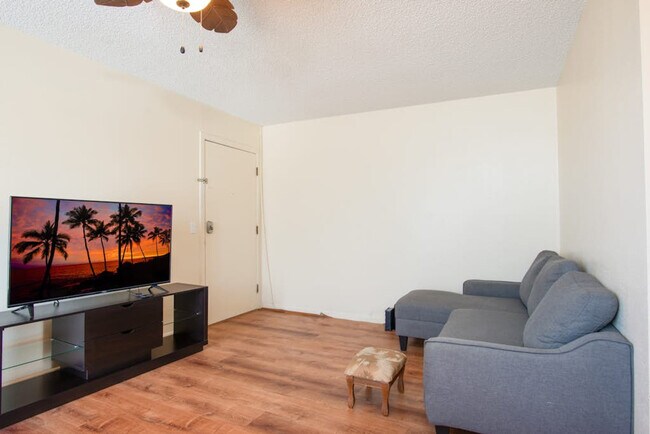 Building Photo - 33 Hualalai St