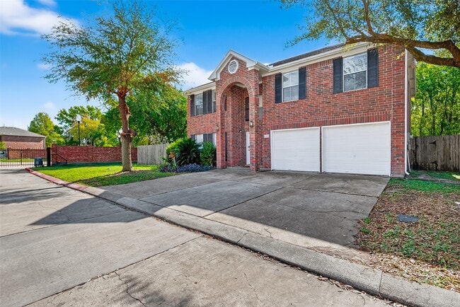 Building Photo - 8366 Golf Green Cir