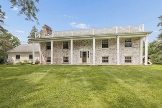 Building Photo - 1N480 Indian Knoll Rd