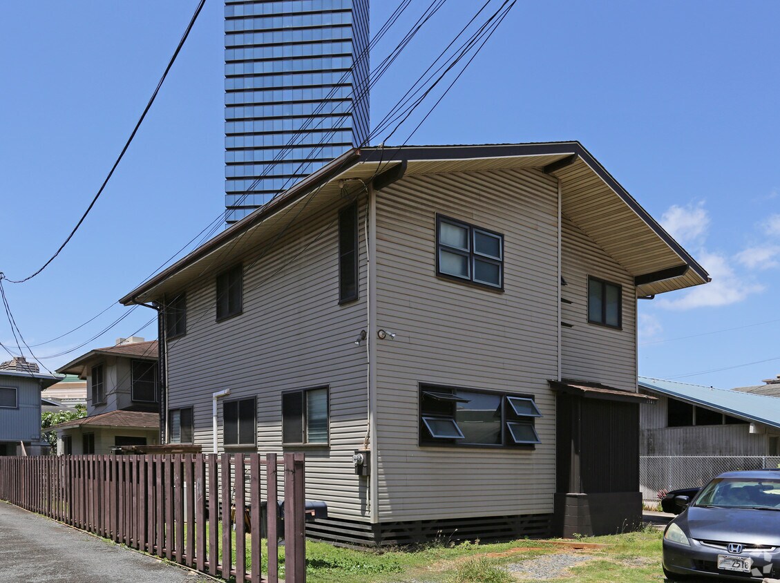 Primary Photo - 1741 Fern St