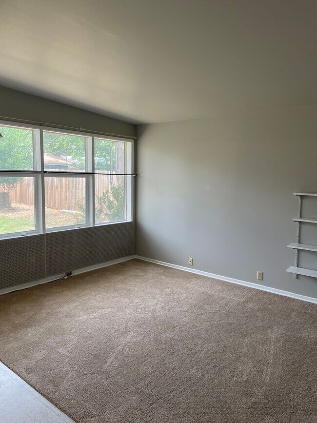 Building Photo - 2522 62nd Street - Great 3/1/1