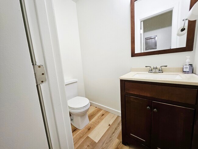 Foto del edificio - 8011 E 16th Ave