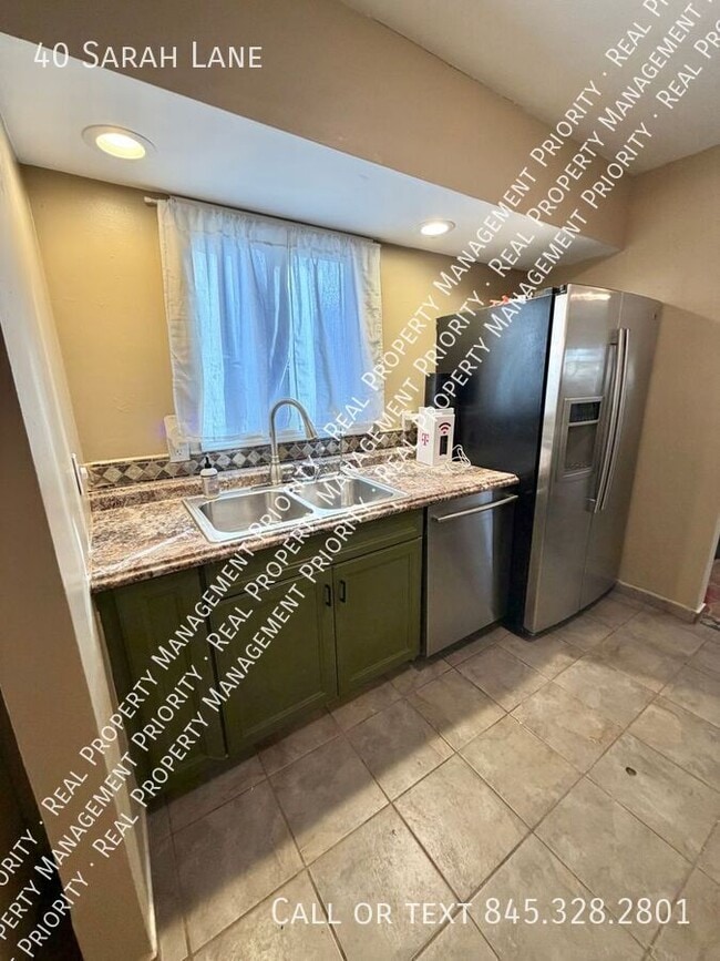 Foto del edificio - 40 Sarah Ln