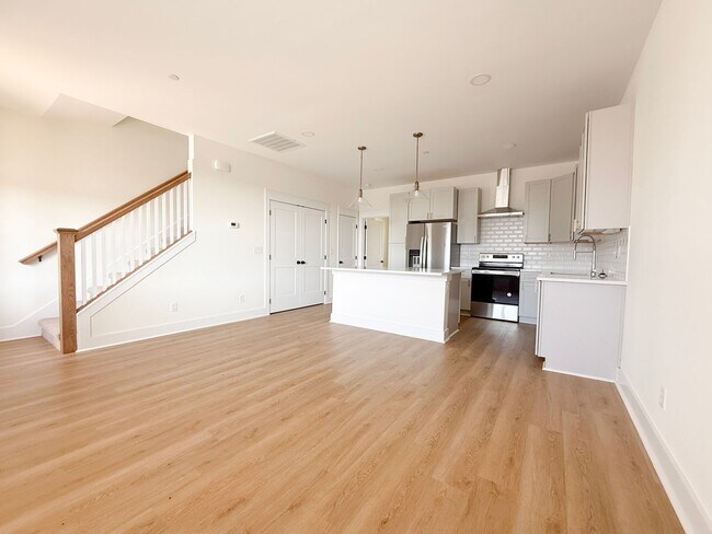 Foto del edificio - The Garrett | 3-Bedroom Home with Pool and Pickleball Court at Highbury