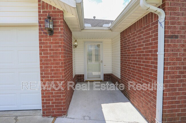 Building Photo - 621 Bliss Cir