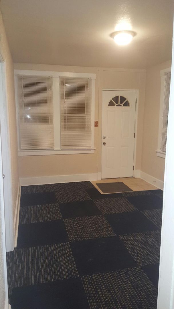 Foto del edificio - 809 Watson St