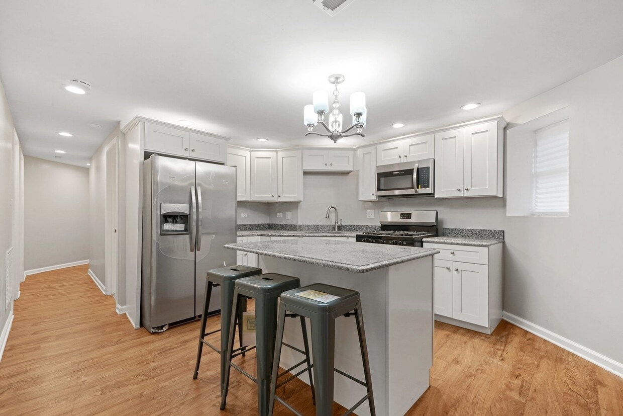 Building Photo - 155 N Lavergne Ave