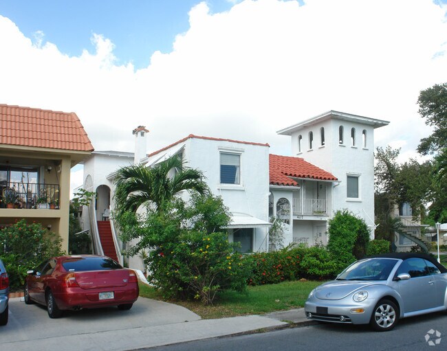 Foto del edificio - 407 S Lakeside Dr
