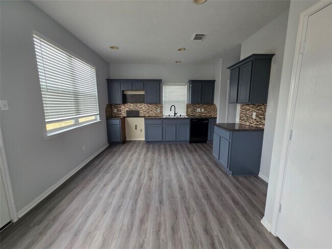Foto del edificio - 12814 Mills Crossing Ln