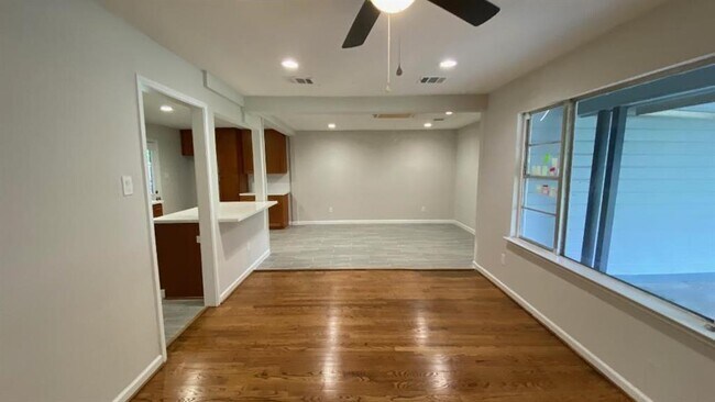 Building Photo - 2406 Rosemead Dr