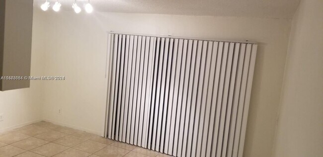 Foto del edificio - 4541 Treehouse Lane Apt #H, Tamarac, FL 33...