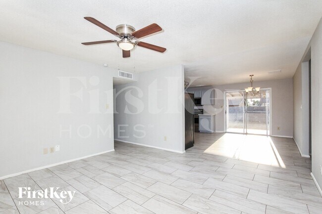 Foto del edificio - 15202 N 38th St