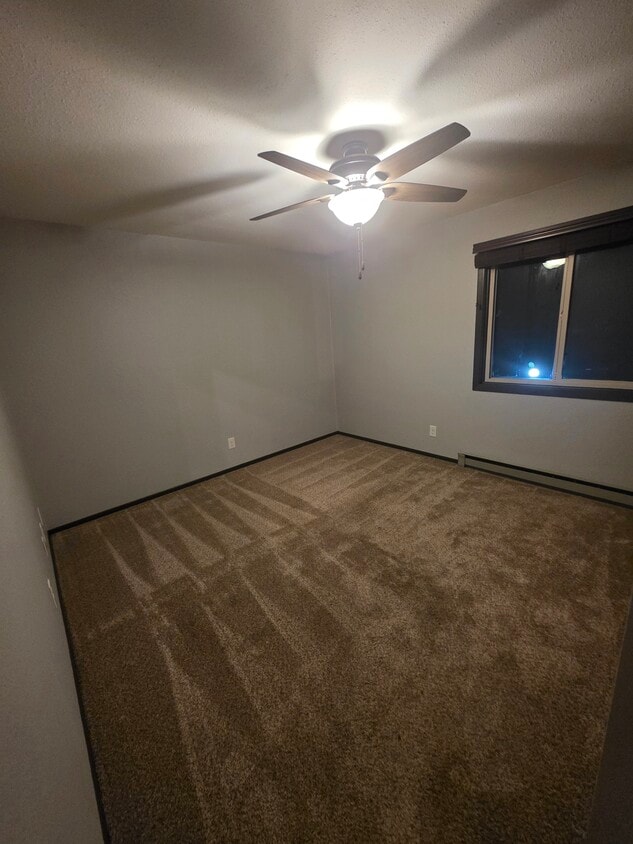 Building Photo - Sunrise Apartments LLC 16 Unit