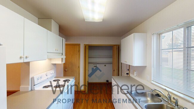 Foto del edificio - 938 S 3rd Ave