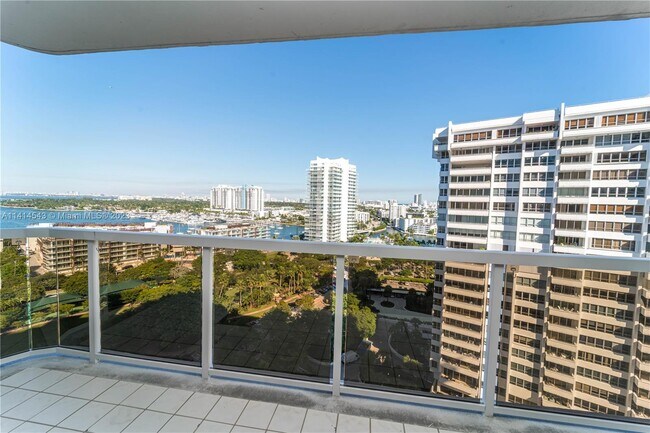 Foto del edificio - 9 Island Ave