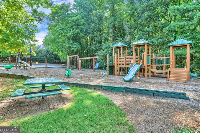 Building Photo - 119 Creekside Way