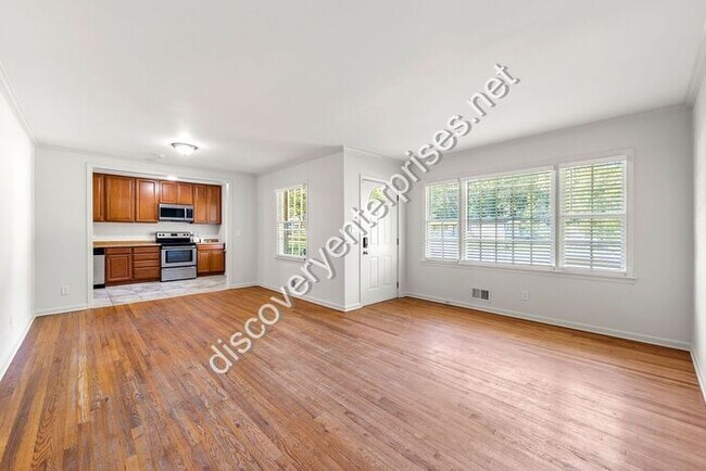 Foto del edificio - Renovated 3 bdrm / 2 bath home in Decatur!...