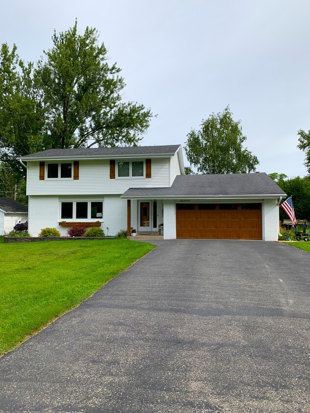 Foto principal - N59W39740 Sunnyfield Dr