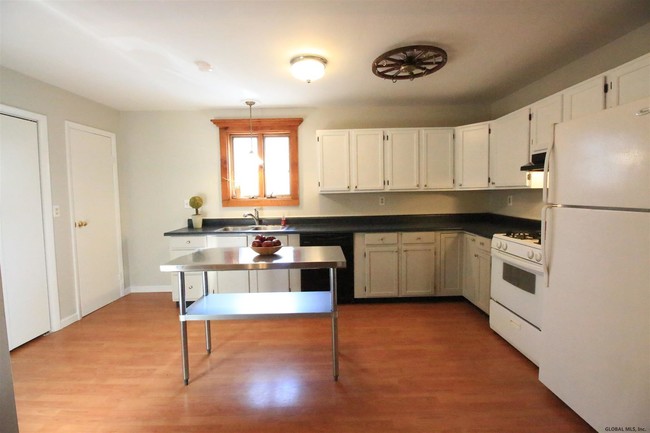 Building Photo - 1525 NY-29