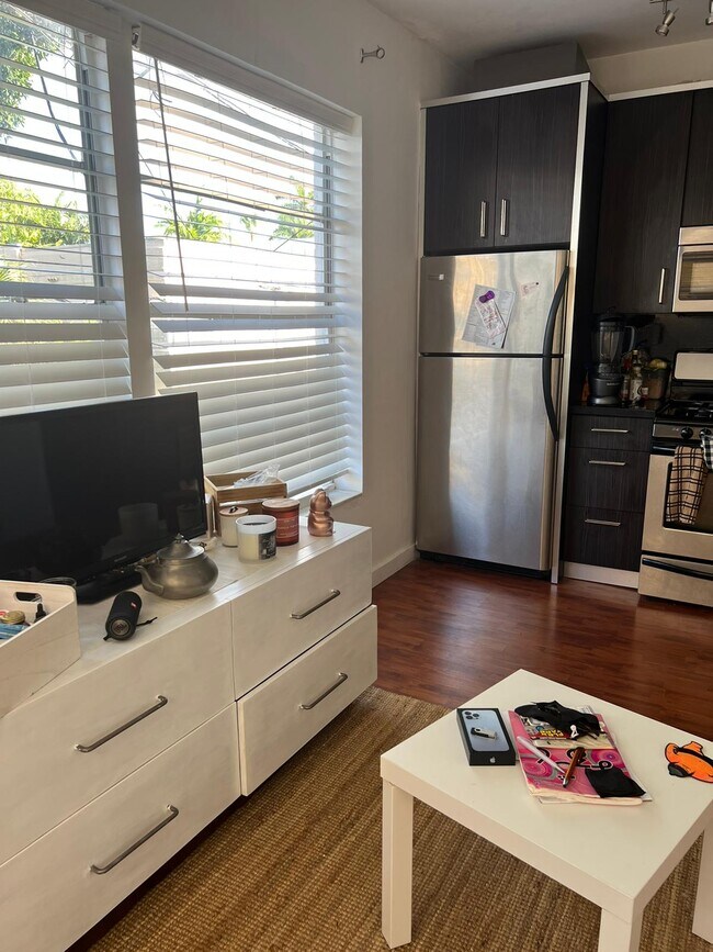 Building Photo - 1320 Drexel Ave