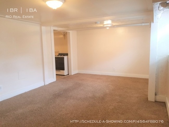 Building Photo - 995 Corona St