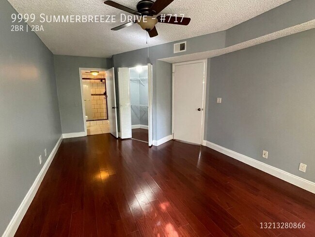 Foto del edificio - 9999 Summerbreeze Dr