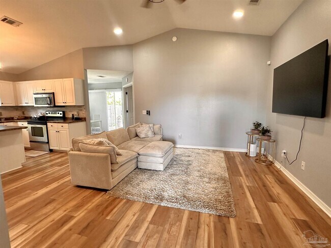 Foto del edificio - 346 Mizzen Ln