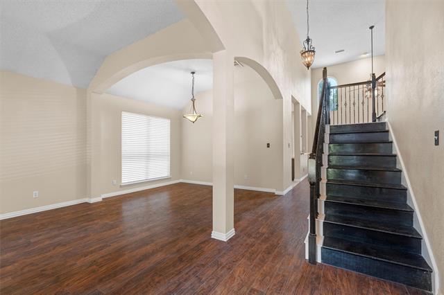Building Photo - 1020 Canyon Ridge Dr
