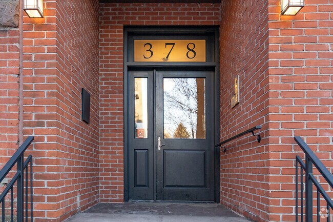 Foto del edificio - 378 12th St