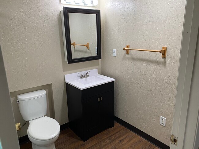 Foto del edificio - 616 W Boone St