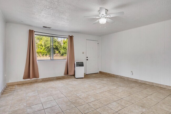 Building Photo - 1431 Arthur Dr