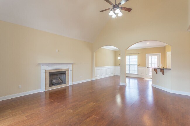Building Photo - Great rental in Hamilton on Hunter in Oolt...