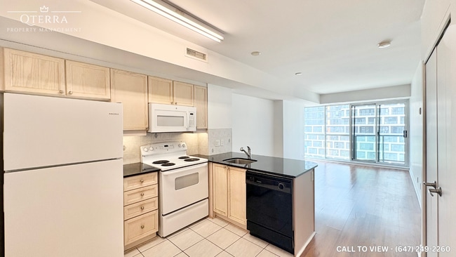 Building Photo - 445 Laurier Av W