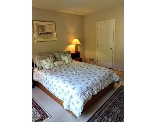 Foto del edificio - 1303 Applebriar Ln