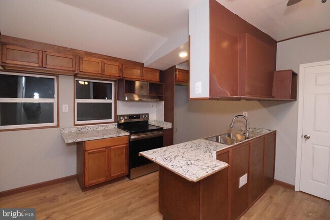 Foto del edificio - 112 N Lehigh Ave