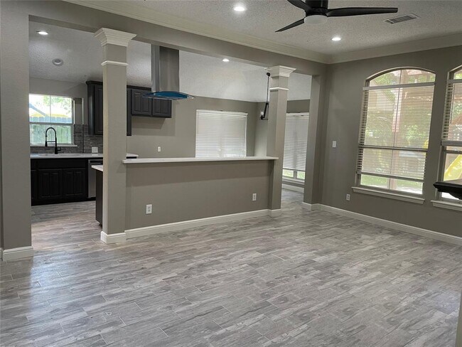 Building Photo - 6320 Fox Hunt Dr