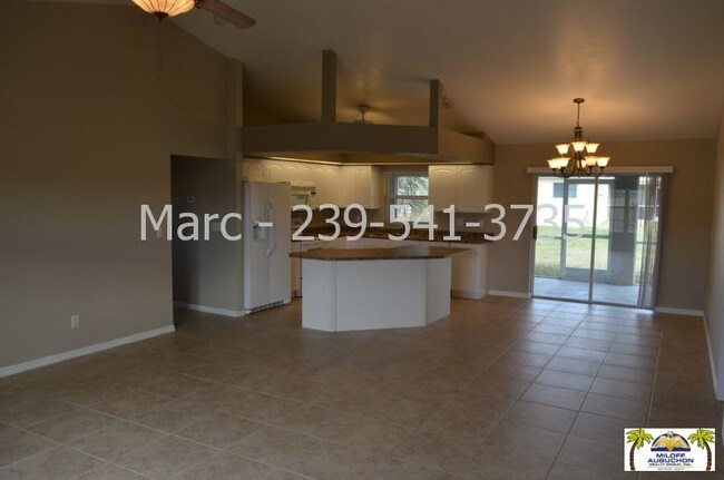 Foto del edificio - 235 NW 4th Pl