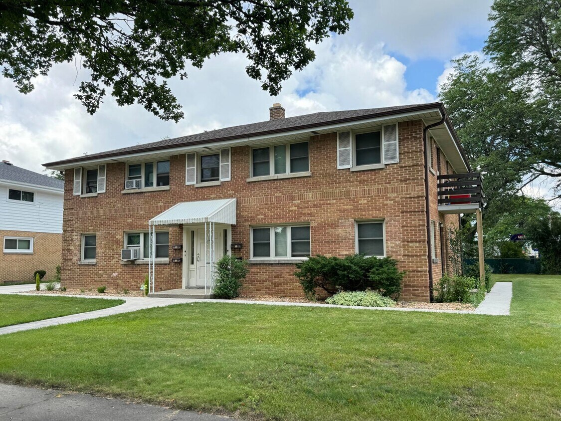 Primary Photo - 7269 W Lakefield Dr