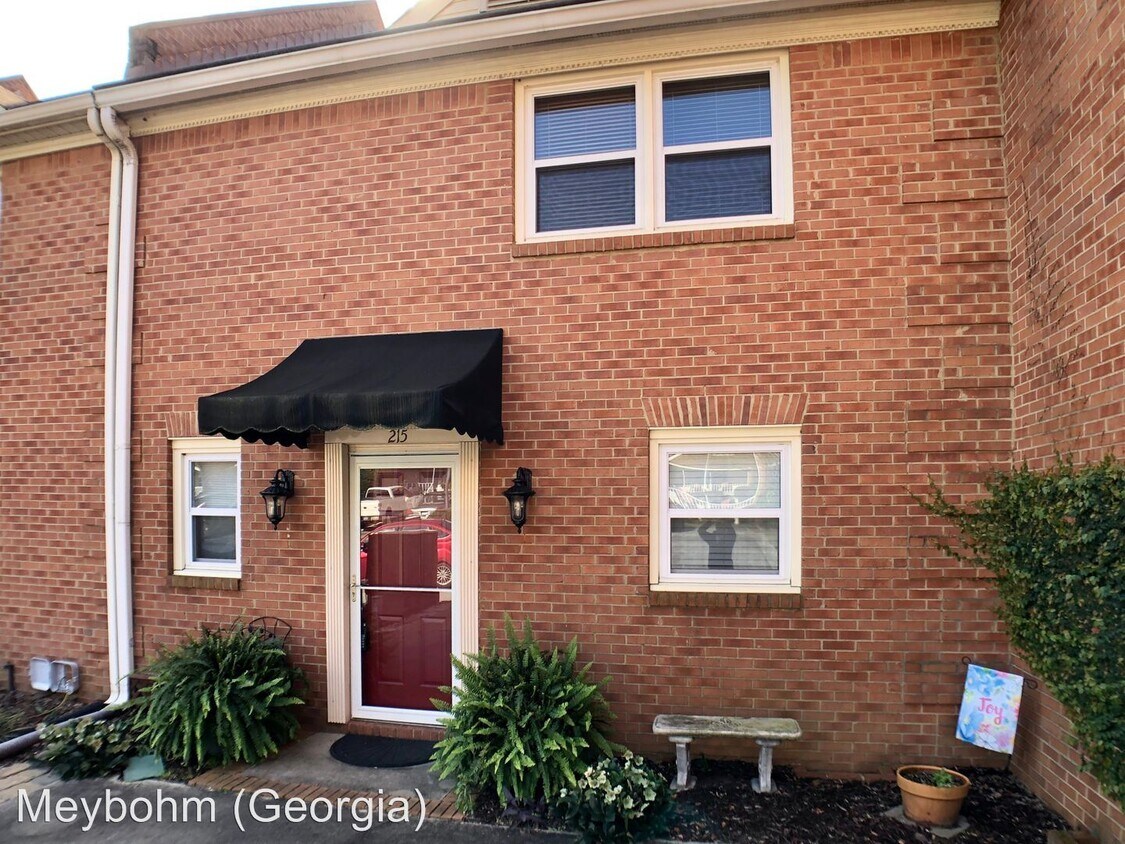 Primary Photo - 2 br, 2.5 bath House - 215 Hickory Place