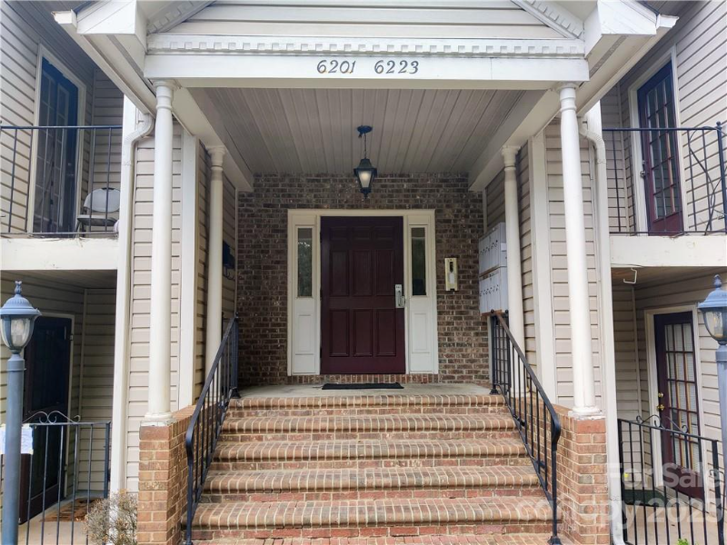Primary Photo - 6205 Rosecroft Dr