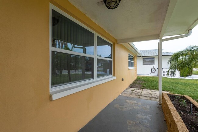 Building Photo - 3511 Calera Dr